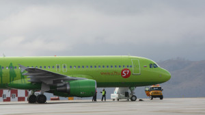 jet, green
